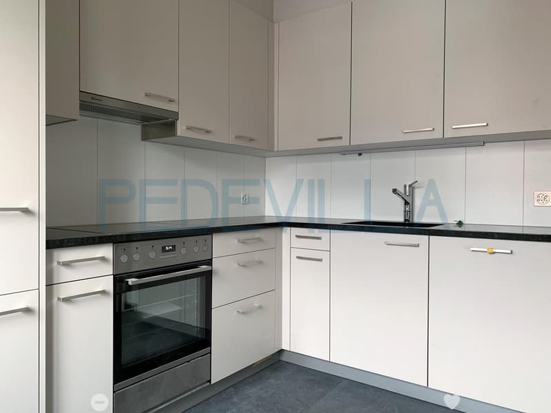 Zu vermieten ? 2,5-Zimmer-Wohnung im 1. Stock (5)