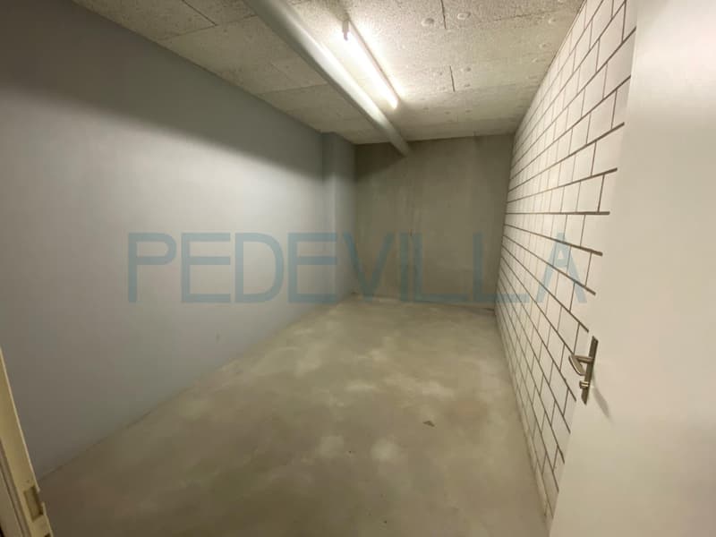 2557 Studen: Local de bricolage (2)