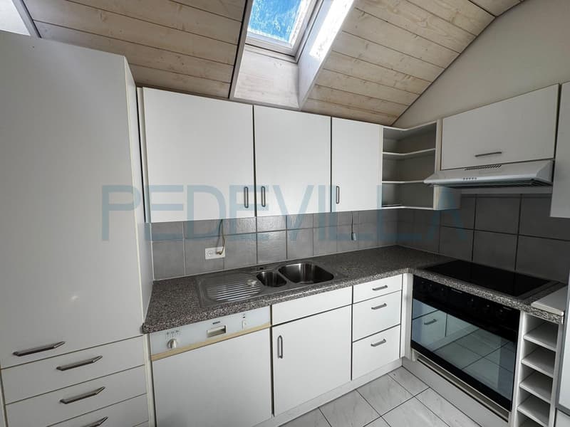 Zu vermieten ? Schöne 2,5-Zimmer-Wohnung im 4. Stock (2)
