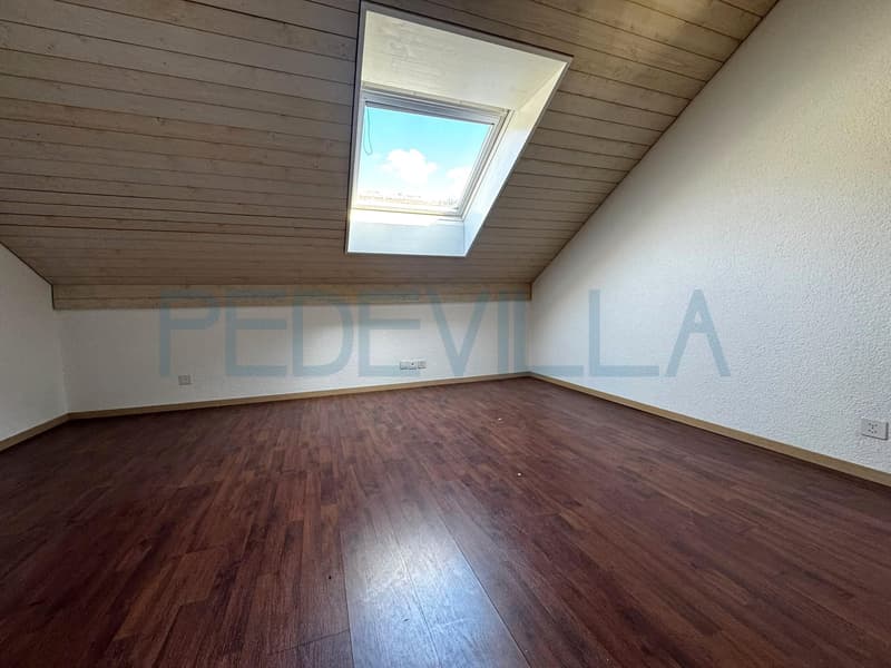 Zu vermieten ? Schöne 2,5-Zimmer-Wohnung im 4. Stock (4)