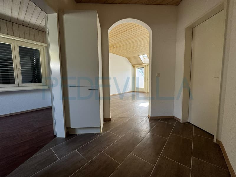 Zu vermieten ? Schöne 2,5-Zimmer-Wohnung im 4. Stock (3)