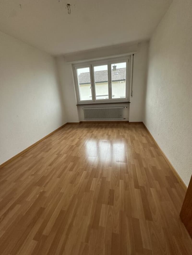 A louer un joli appartement de 4,5 pièces avec un balcon, dans un quartier calme (5)