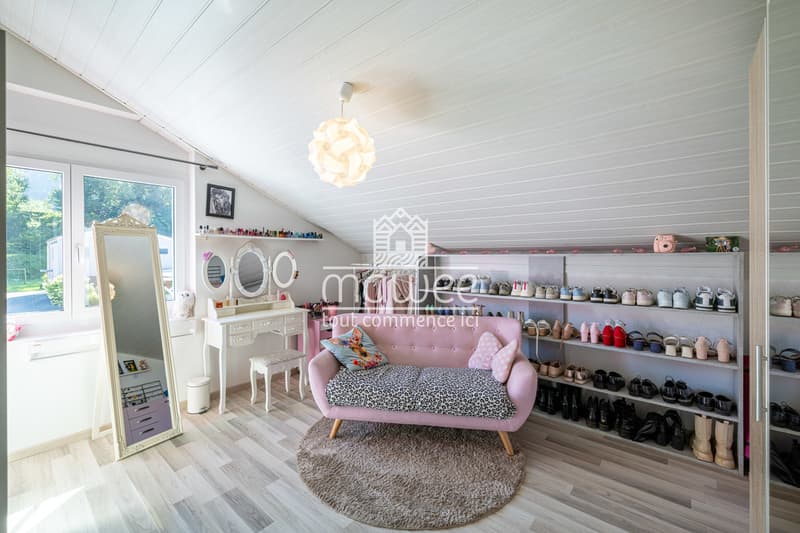Villa individuelle avec 4 chambres et généreux sous-sol ! (9)
