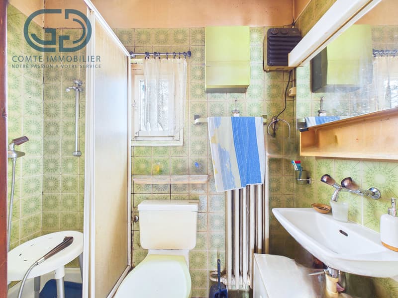 Maison individuelle à rénover proche de toutes les commodités (9)