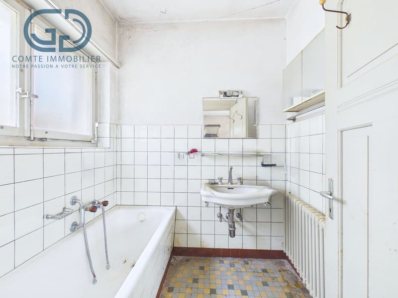 Maison individuelle à rénover proche de toutes les commodités (6)