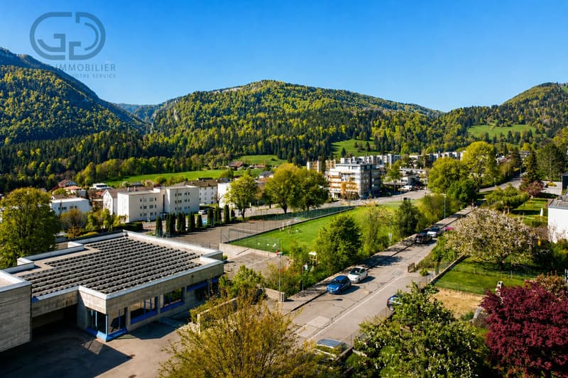 Maison mitoyenne d'un côté proche de l'école (13)