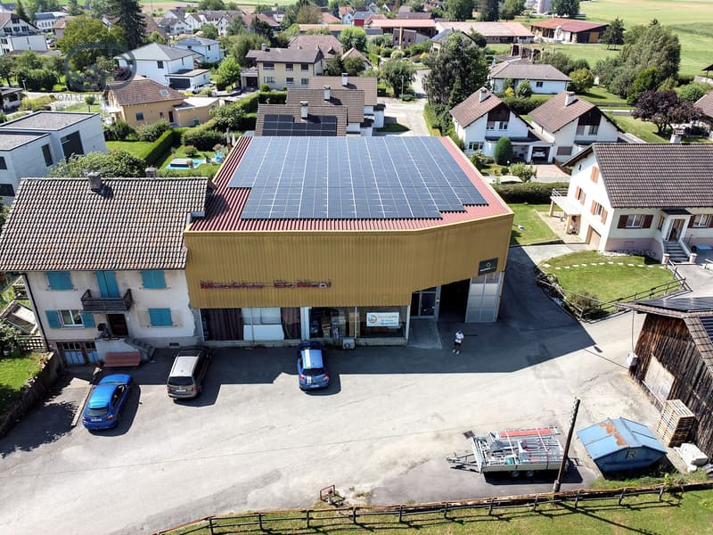 Local commercial comprenant 2 espaces de stockage (1)