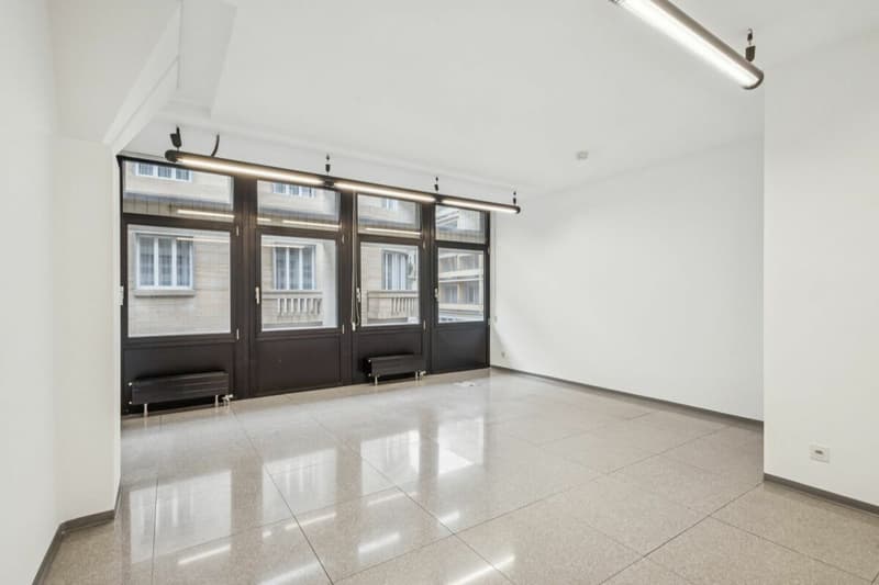 Ufficio in centro a Chiasso vis-a-vis la stazione FFS (6)