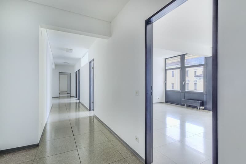 Ufficio in centro a Chiasso vis-a-vis la stazione FFS (2)