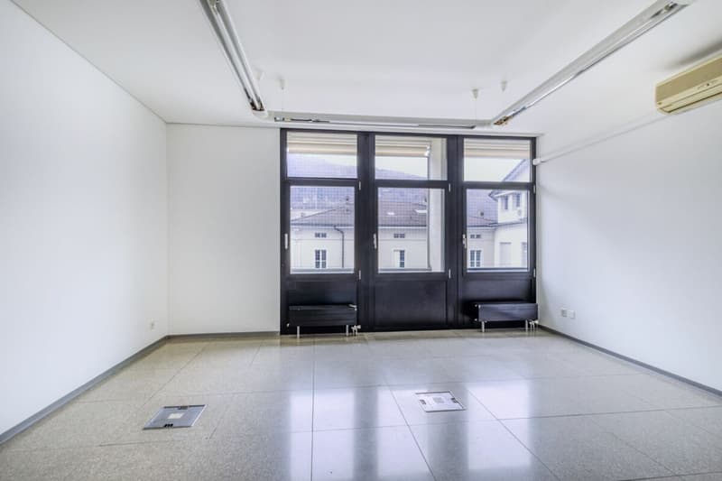 Ufficio in centro a Chiasso vis-a-vis la stazione FFS (6)