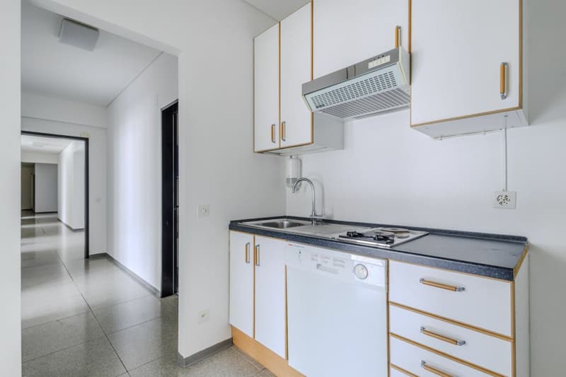 Ufficio in centro a Chiasso vis-a-vis la stazione FFS (5)