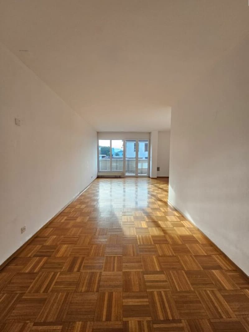 4.5 locali in zona strategica (2)