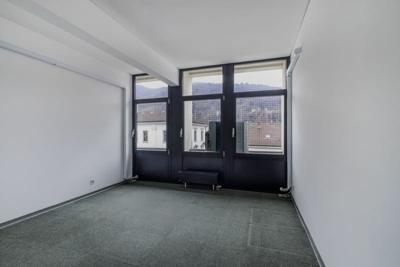 Ufficio in centro a Chiasso vis-a-vis la stazione FFS (4)