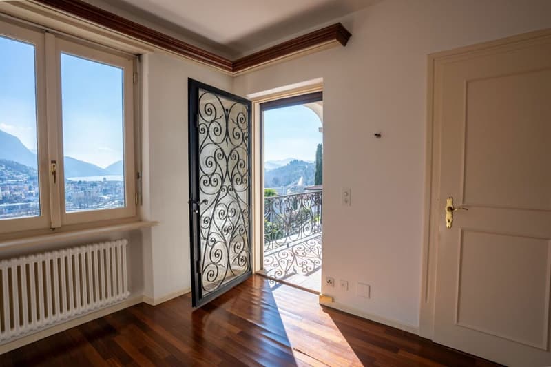 Elegante Villa in Stile Mediterraneo con Vista Mozzafiato sul Golfo di Lugano (15)