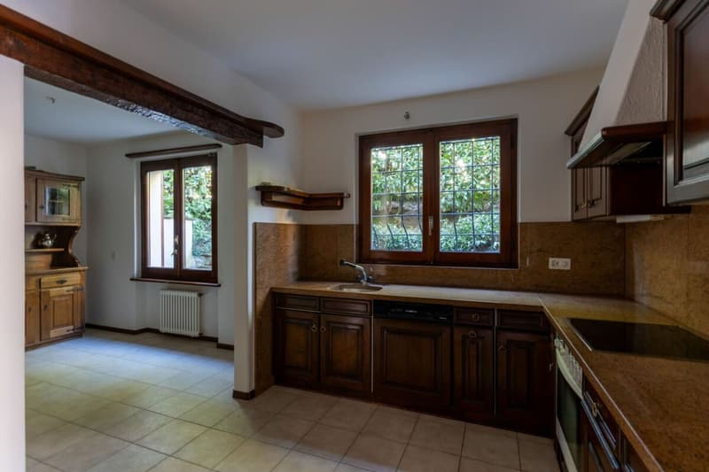 Elegante Villa in Stile Mediterraneo con Vista Mozzafiato sul Golfo di Lugano (9)