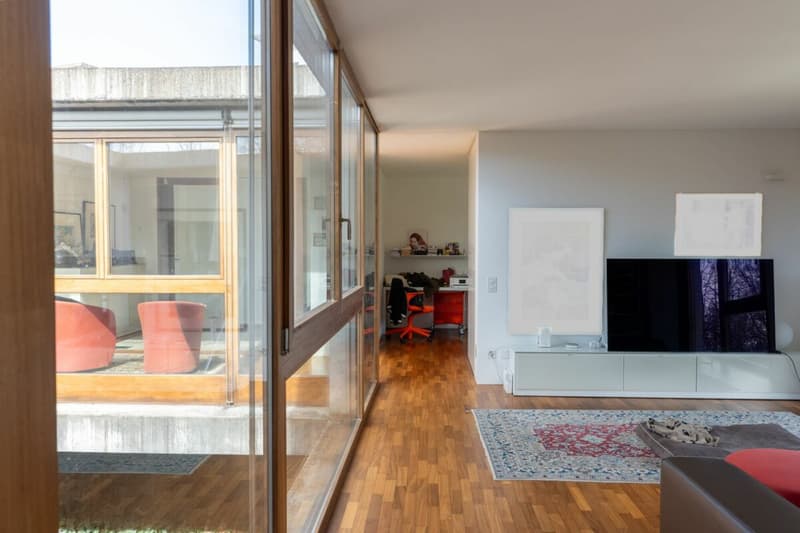 Casa d'arte immersa nella natura con piscina (6)