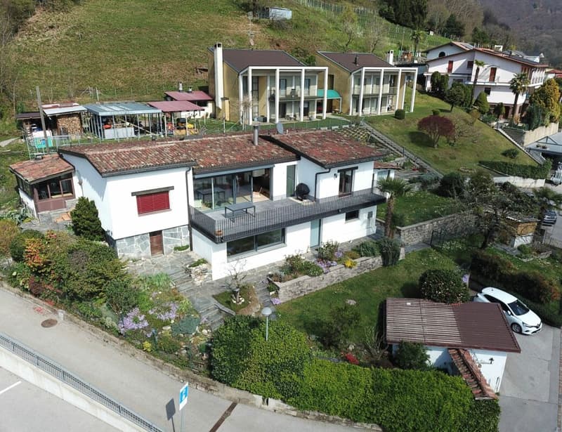Villa unifamiliare con vista lago (14)