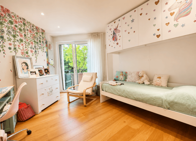 Stunning 4.5-room apartment with private lakeside beach (11)
