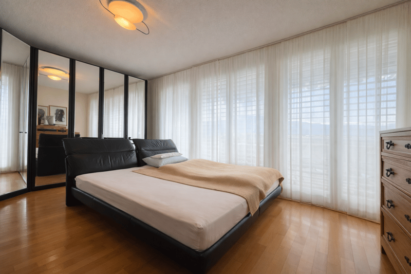4.5-room penthouse with spacious rooms, terrace and swimming pool (5)