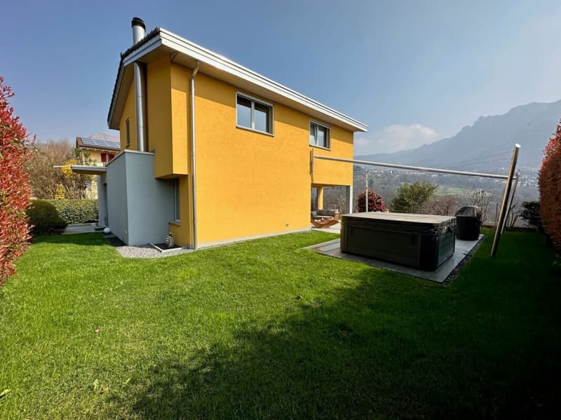 Bellissima villa curata nei dettagli (1)