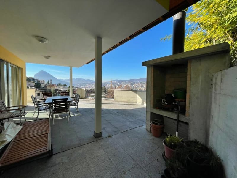 Interessante villa con giardino e vista lago (10)