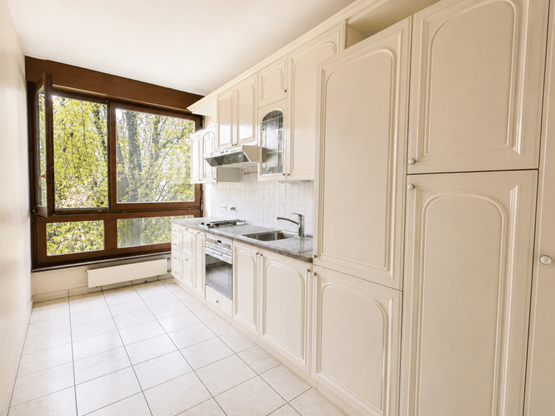 Large apartment with terrace (5)