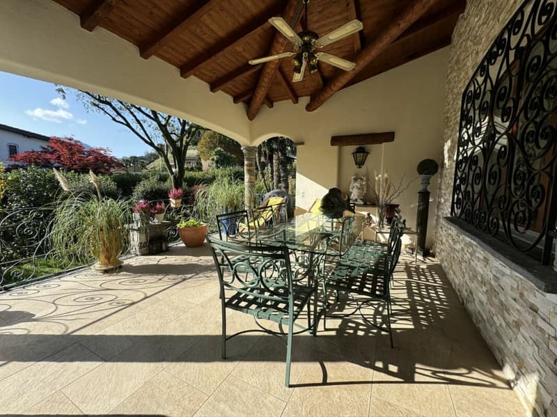 Bellissima casa unifamiliare a due passi dal lago (2)