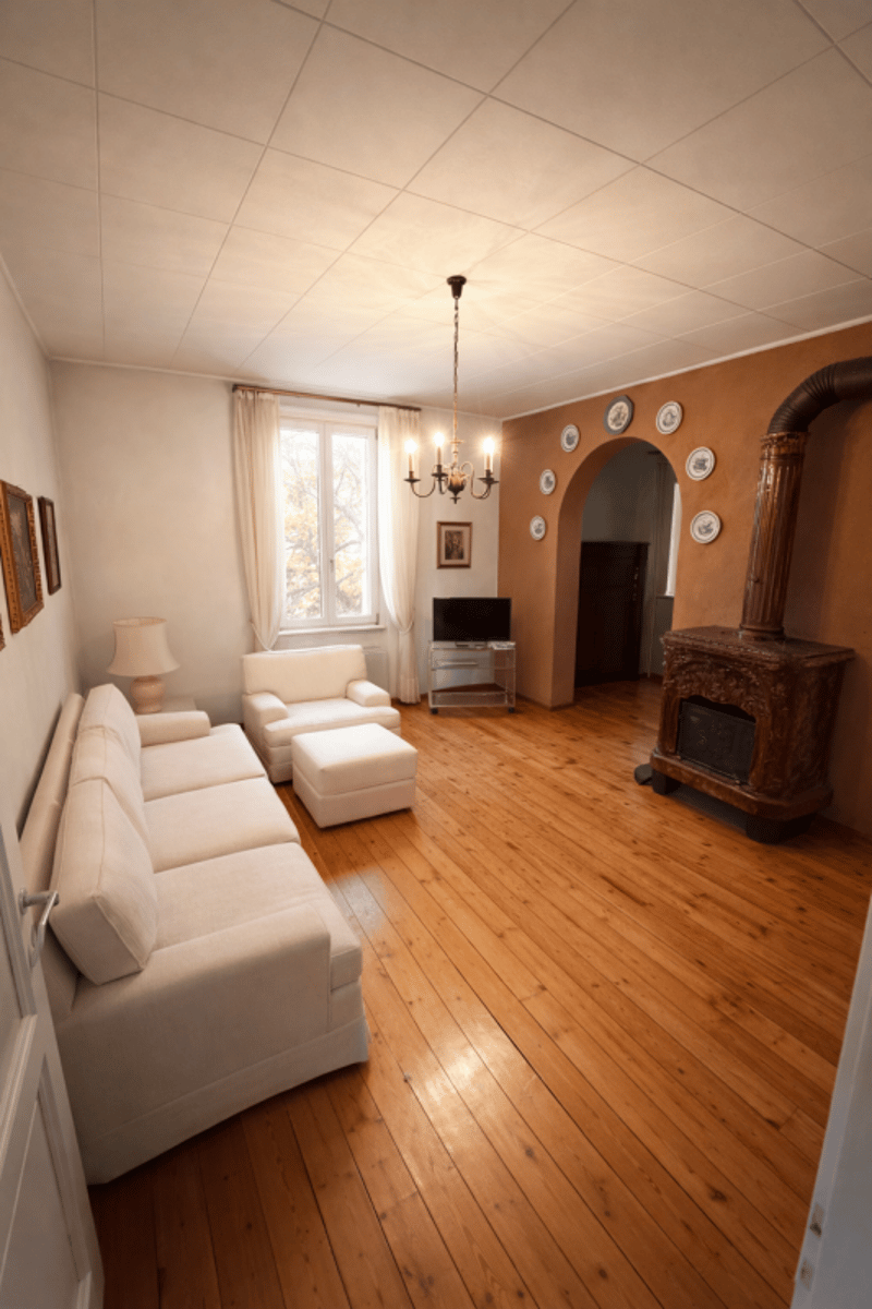 Terreno edificabile con casa con 2 appartamenti (5)