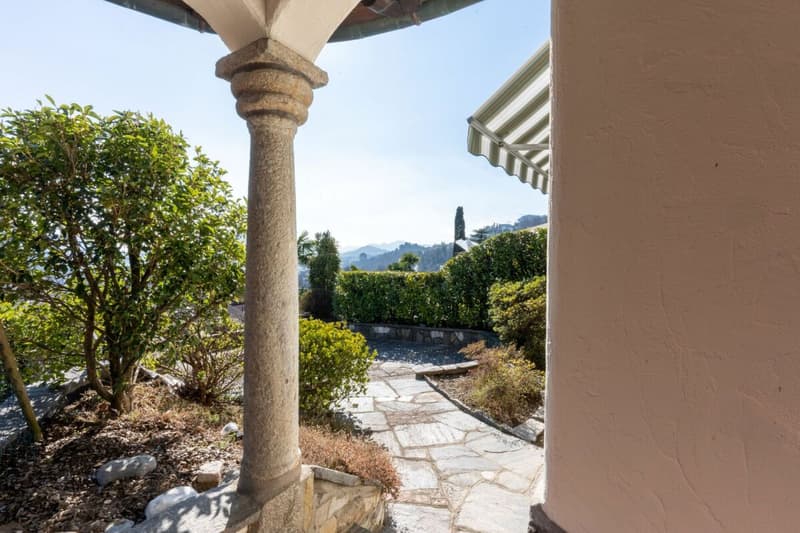 Elegante Villa in Stile Mediterraneo con Vista Mozzafiato sul Golfo di Lugano (13)
