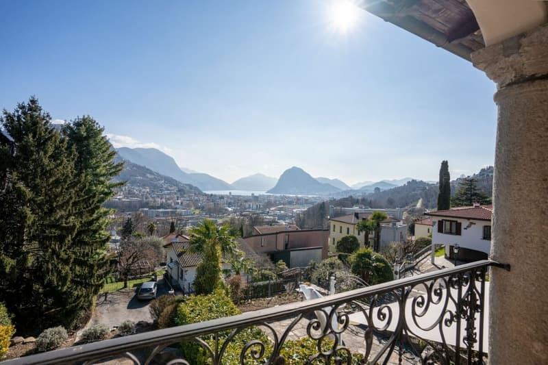 Elegante Villa in Stile Mediterraneo con Vista Mozzafiato sul Golfo di Lugano (12)