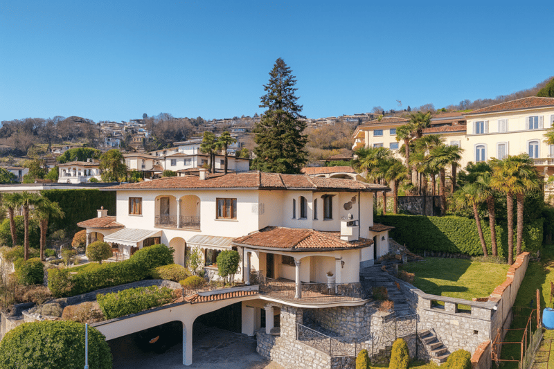 Elegante Villa in Stile Mediterraneo con Vista Mozzafiato sul Golfo di Lugano (2)