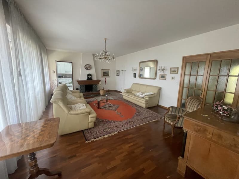 Villa con piscina e vista imprendibile (10)