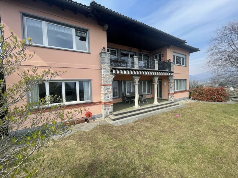 Villa con piscina e vista imprendibile (12)