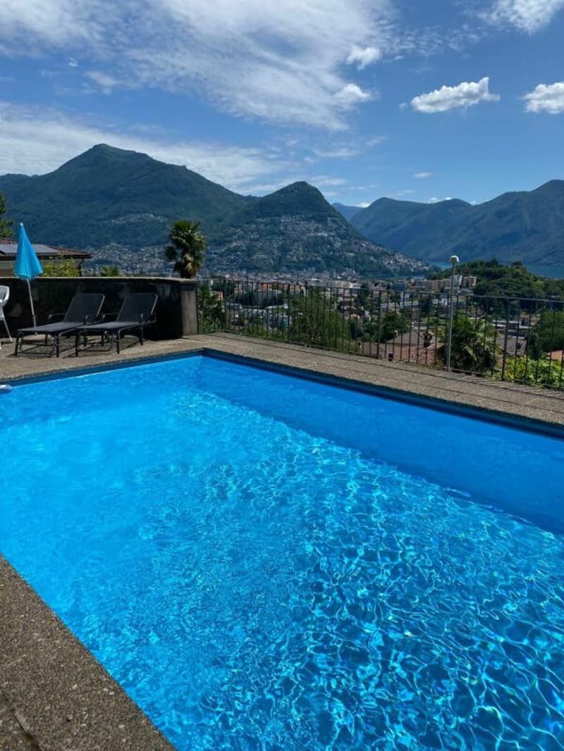Villa con piscina e vista imprendibile (4)