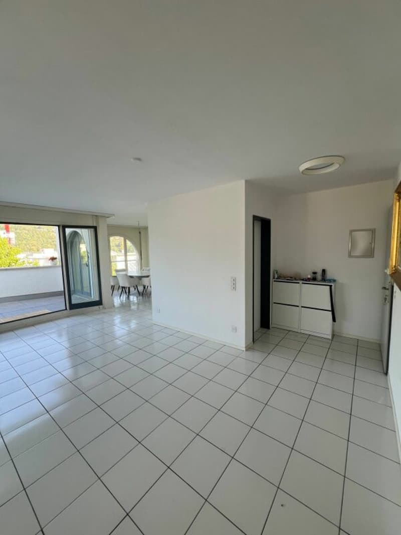 Attico 3.5 locali vista lago, terrazza e 2 parcheggi (3)