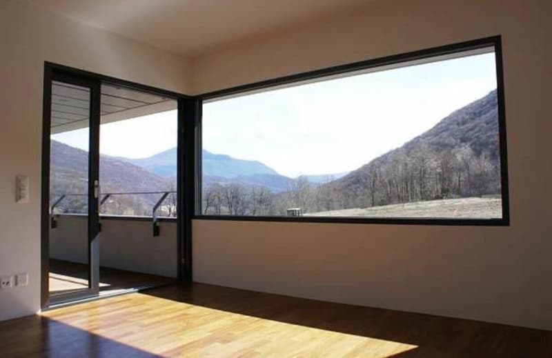 Graziosa casa moderna immersa nella natura (8)