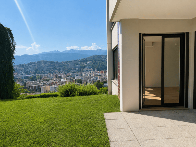3.5 locali ristrutturato con bellissima vista (2)