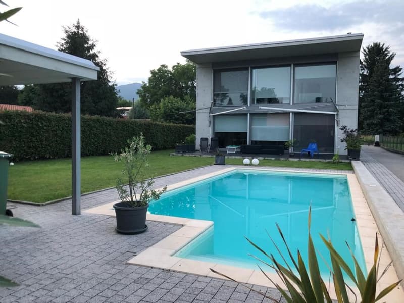 Villa unifamiliare con piscina (8)