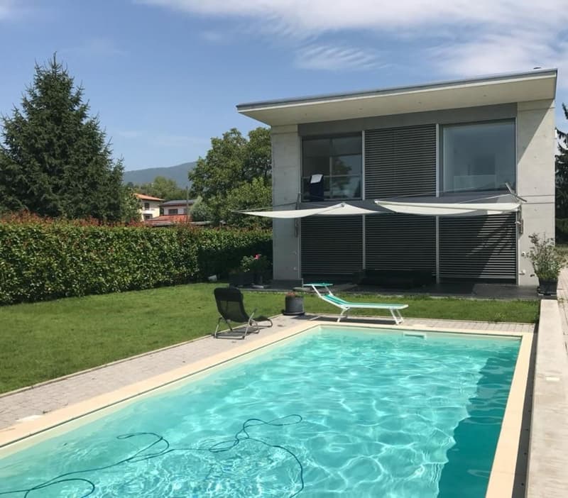 Villa unifamiliare con piscina (1)