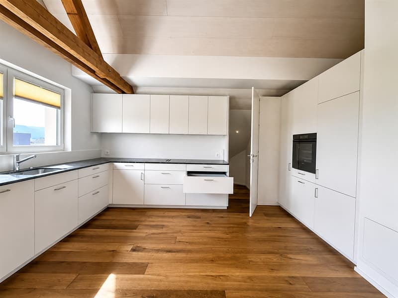 Ein Zuhause zum Verlieben: Traumhaft renovierte 4.5-Zimmerwohnung (3)