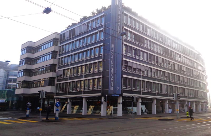 Einstellplatz nahe Stauffacher mit Schienensystem (2)