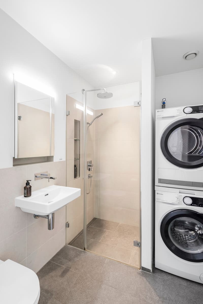 Exklusive 3.5-Zimmer-Wohnung mit unverbaubarer Weitsicht und sonniger Loggia in Uitikon (6)