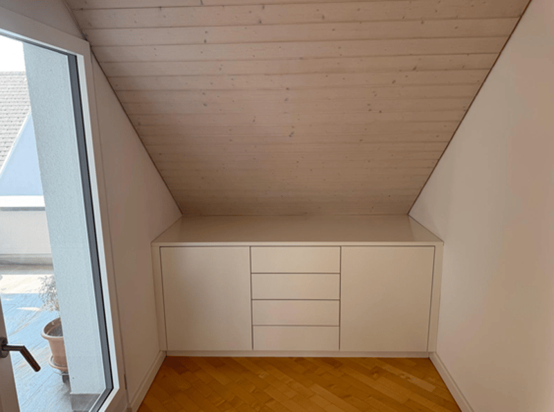 Grosszügige 4-.5 Zimmer-Dachwohnung zur Miete in Stäfa (12)