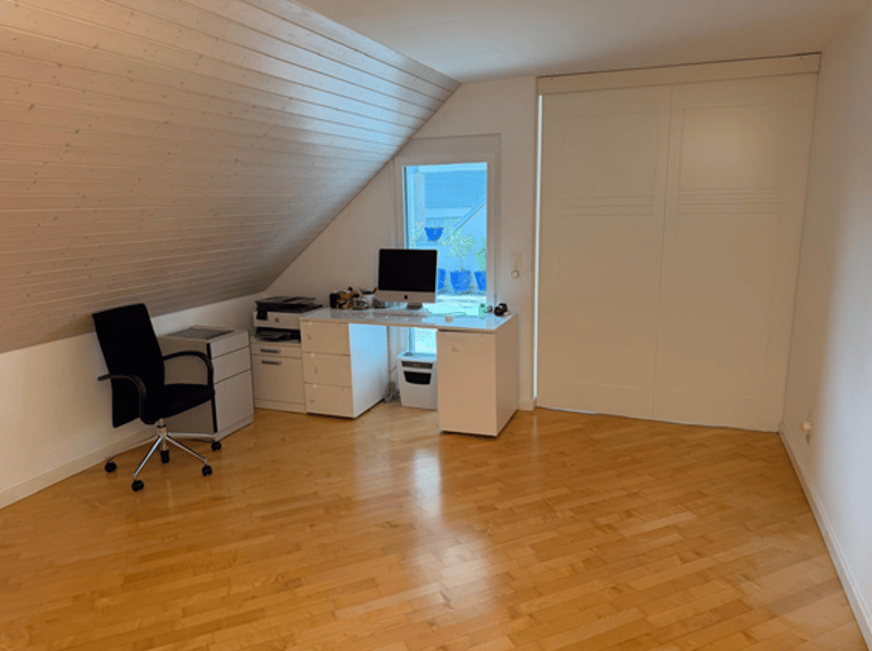 Grosszügige 4-.5 Zimmer-Dachwohnung zur Miete in Stäfa (18)