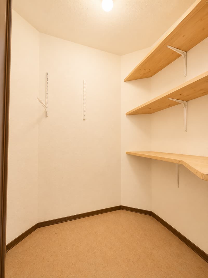 Helle 3.5-Zimmer-Wohnung mit Gartenausgang in Dietlikon (11)