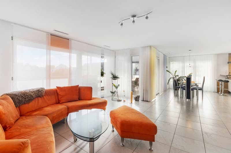 Grosszügige 5½-Zimmer-Wohnung mit 33 m² Eckbalkon und Weitblick ins Grüne (3)