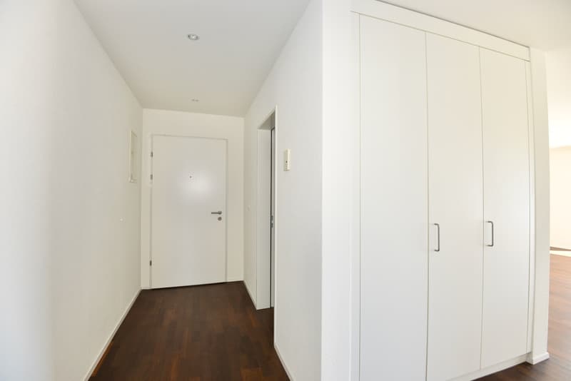 Entrée mit Garderobe