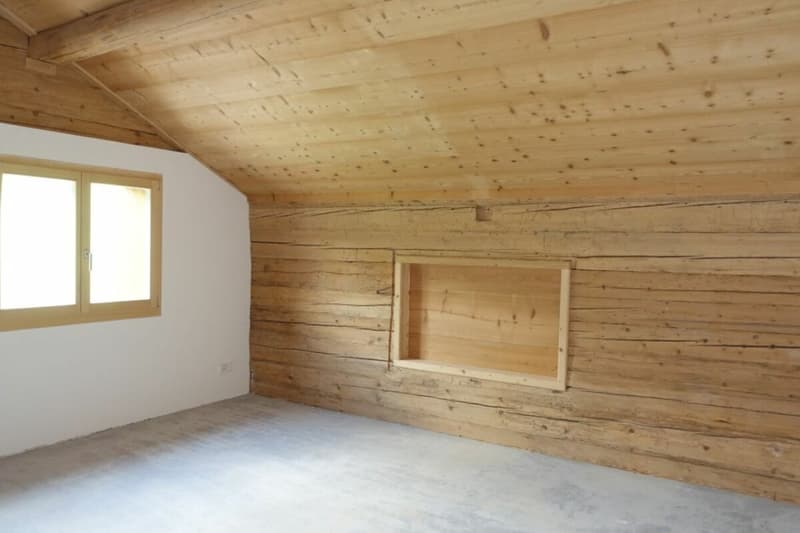 Das erste Doppelschlafzimmer in der 7½-Zimmer-Wohnung im Haupthaus