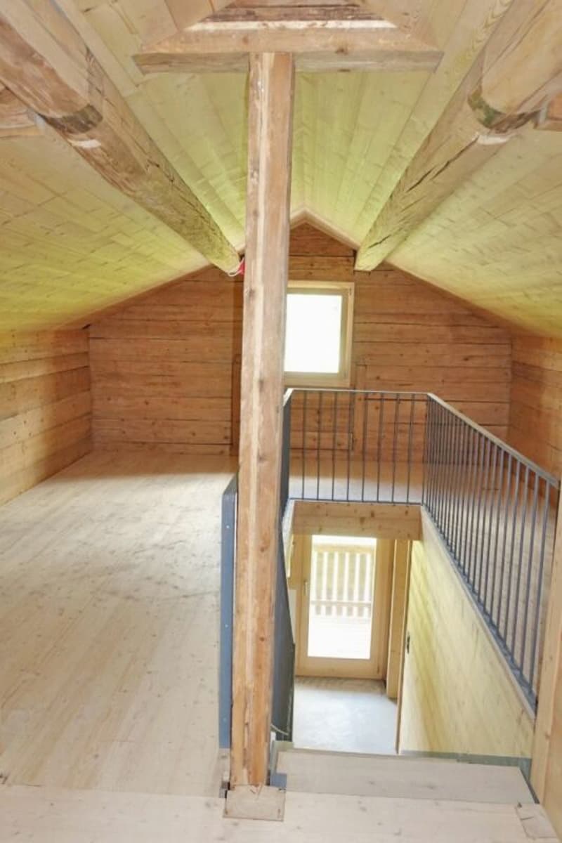 Die Bibliothek in der 7½-Zimmer-Wohnung im Haupthaus