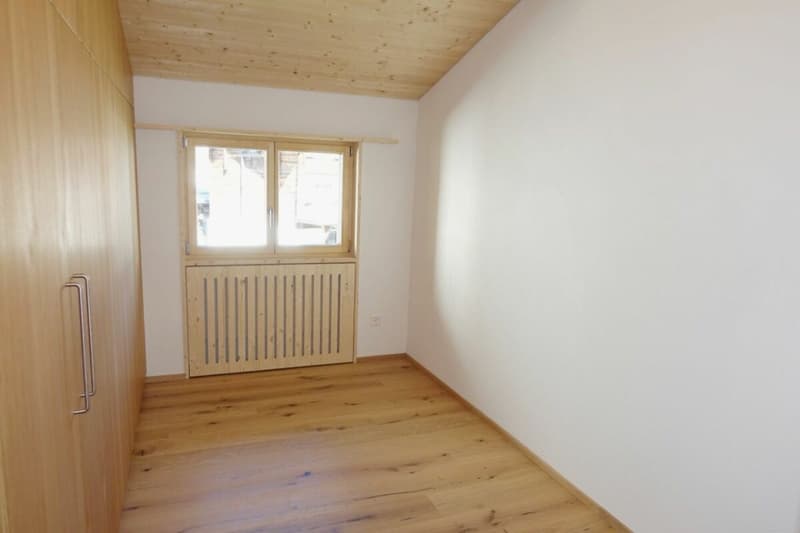 Das zweite Schlafzimmer mit Einbauschränken